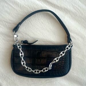 Small black shoulder purse with chain 🖤